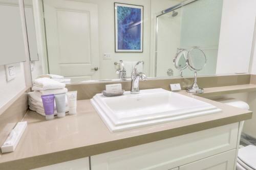 Urban Flat Apartments @ Heart Of Silicon Valley