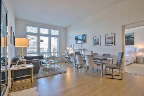 Urban Flat Apartments @ Heart Of Silicon Valley