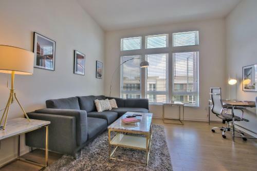 Urban Flat Apartments @ Heart Of Silicon Valley