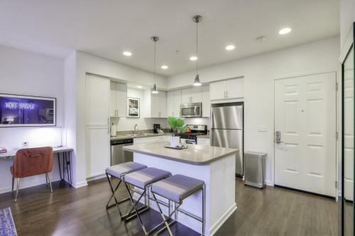 Urban Flat Apartments @ Heart Of Silicon Valley