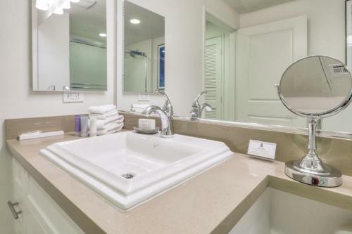 Urban Flat Apartments @ Heart Of Silicon Valley