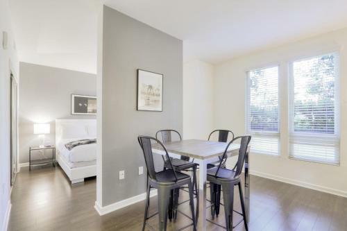 Urban Flat Apartments @ Heart Of Silicon Valley