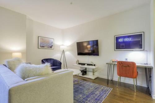 Urban Flat Apartments @ Heart Of Silicon Valley