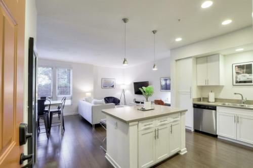 Urban Flat Apartments @ Heart Of Silicon Valley