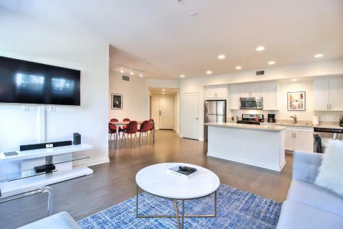 Urban Flat Apartments @ Heart Of Silicon Valley