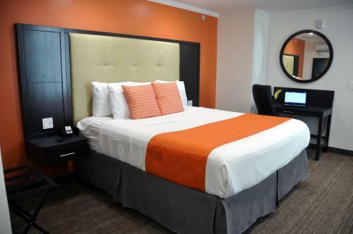 Hotel Pavilion Inn