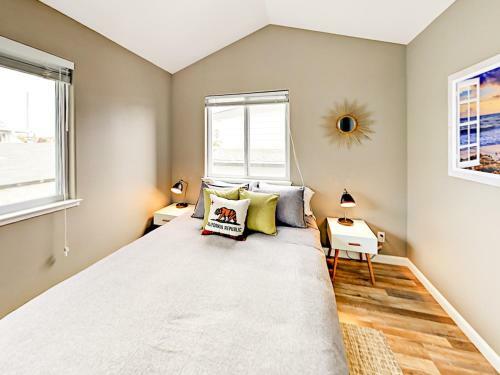 Surfer?s Delight Beach Cottage Home