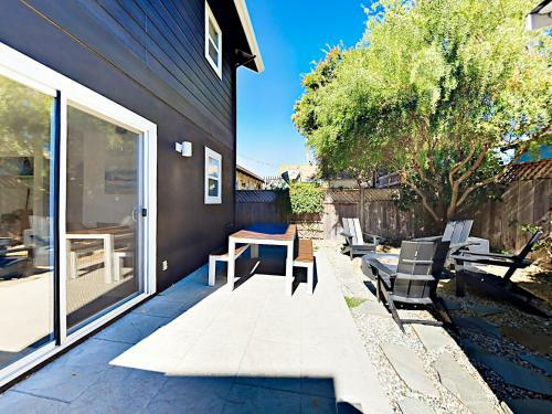 Surfer?s Delight Beach Cottage Home