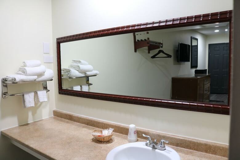 Valli Hi Motel