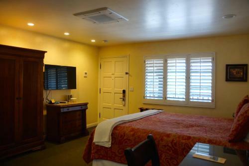 Hotel Castillo Inn At The Beach