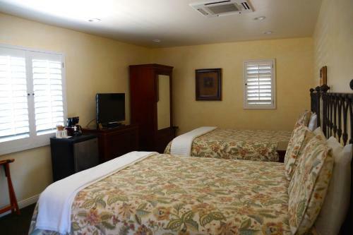 Hotel Castillo Inn At The Beach