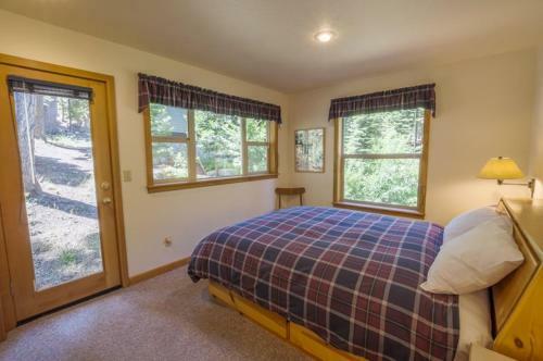 Eagles`s Eyrie Home