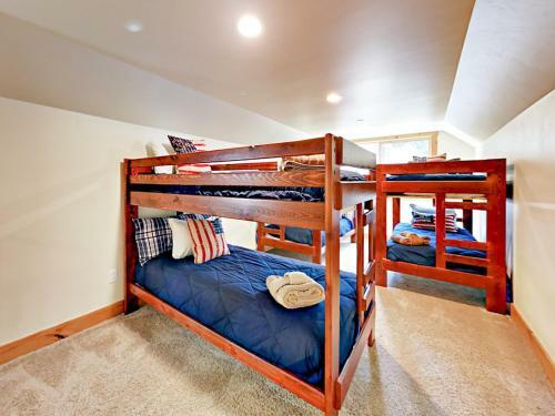 831 Patricia Cabin