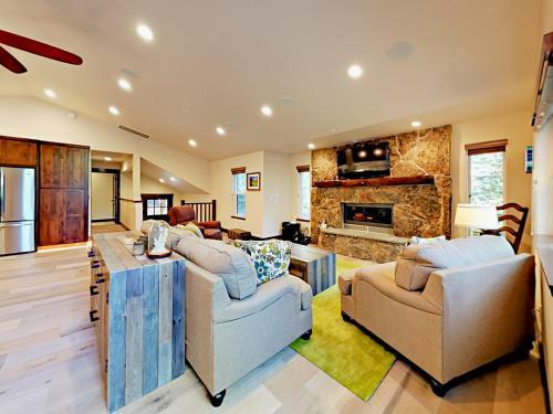 1183 Prospector Trl Home