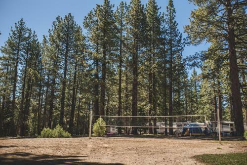 Tahoe Valley Cottage 5