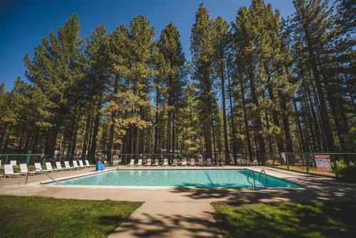 Tahoe Valley Cottage 5