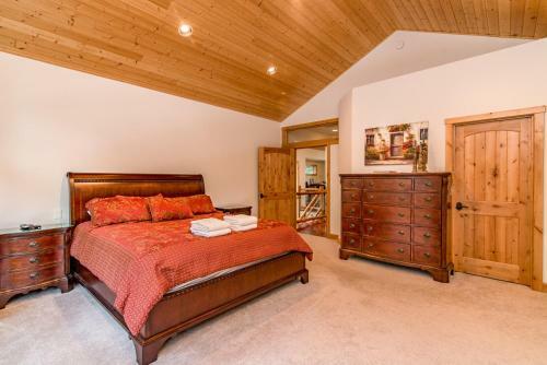 1841 Osage Cir Home