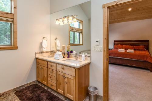 1841 Osage Cir Home