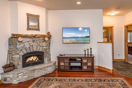 1841 Osage Cir Home