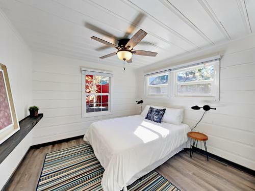 4093 Manzanita Ave Townhouse