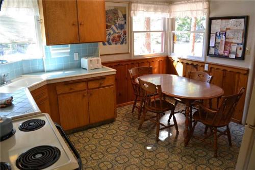 4062 Azure Home