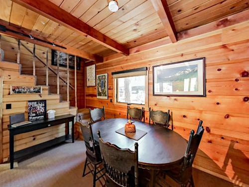 Mountain Cabin - South Lake Tahoe