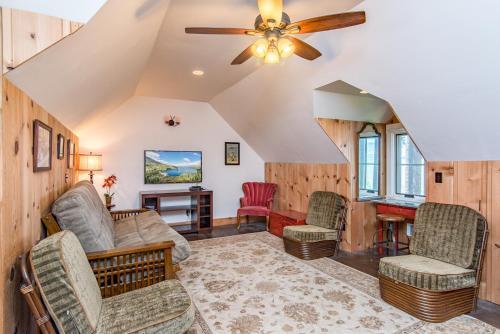 Lakeview Holiday Home 897