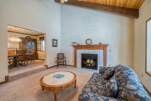Peaceful Pinewood Retreat