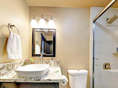 2545 Alice Lake Home Home