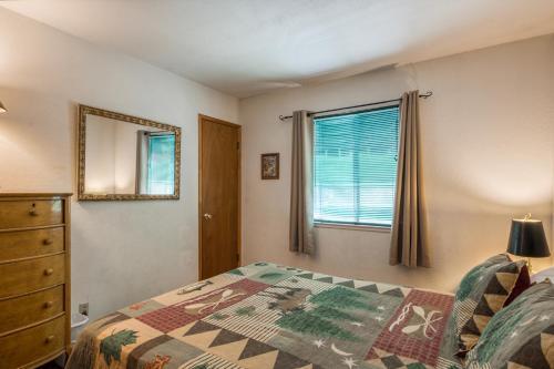 Spruce Grove Field And Stream Cabin Condo
