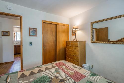 Spruce Grove Field And Stream Cabin Condo