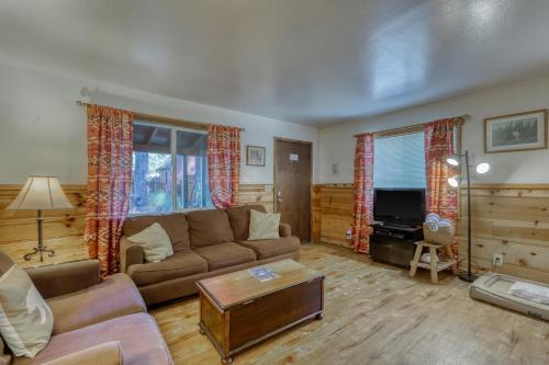 Spruce Grove Cabin Retreat
