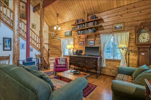 Charming Log Cabin At Al Tahoe