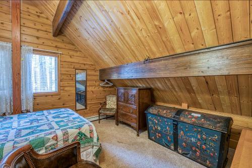 Charming Log Cabin At Al Tahoe