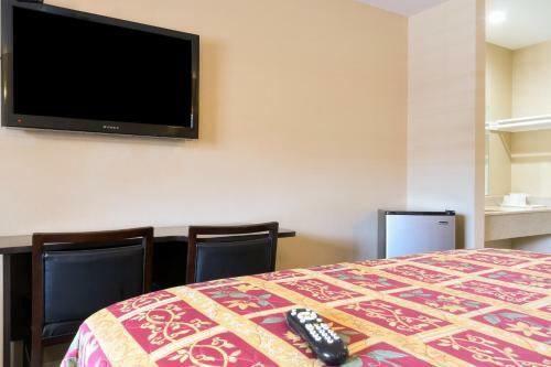 Hotel Covina Motel