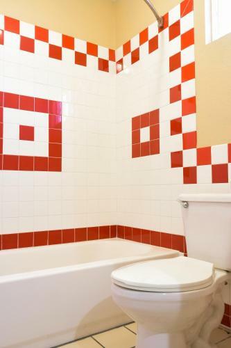 Hotel Covina Motel