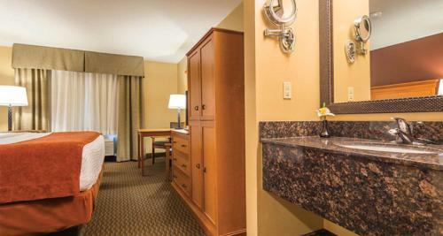 Best Western Plus Deer Park Hotel And Suites