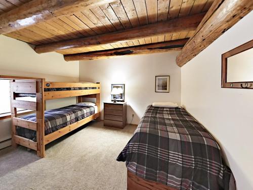 Twelve Bedroom 232 Northside Circle Home