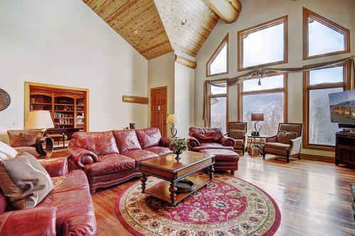 Woodland Lodge At Ruby Ranch Home