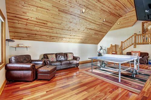 Woodland Lodge At Ruby Ranch Home