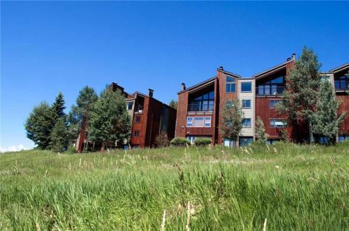 West Condominiums - W3204