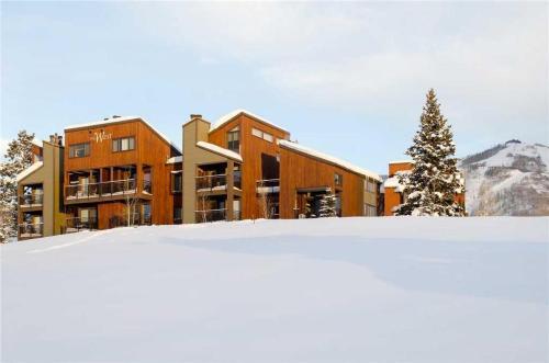 West Condominiums - W3204