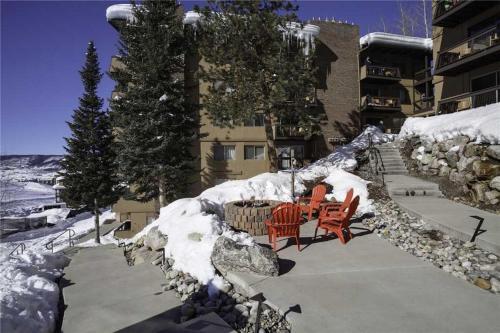 Storm Meadows East Slopeside - Se077