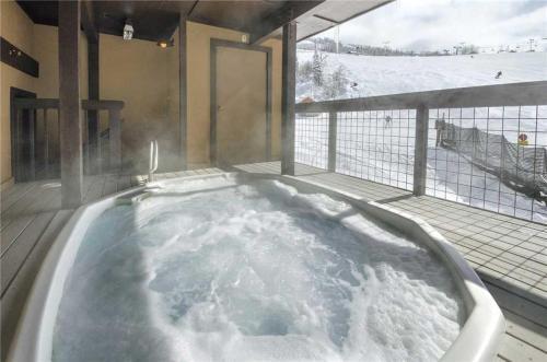 Storm Meadows East Slopeside - Se077