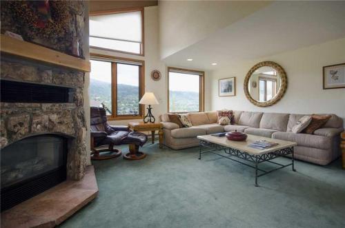 West Condominiums - W3531