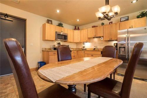 Special Rates!!!unique, Beautifully Appointed 1 Bed Mountain Getaway With Bbq, Private Parking