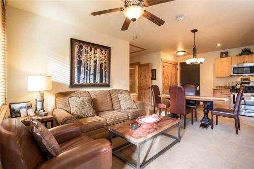 Special Rates!!!unique, Beautifully Appointed 1 Bed Mountain Getaway With Bbq, Private Parking