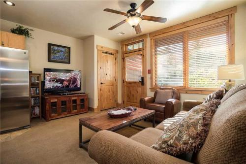 Special Rates!!!unique, Beautifully Appointed 1 Bed Mountain Getaway With Bbq, Private Parking