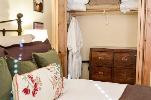 Special Rates!!!unique, Beautifully Appointed 1 Bed Mountain Getaway With Bbq, Private Parking