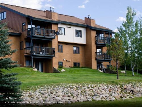 The Pines Condominiums - P303b